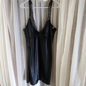 Gilligan&O'Malley Black Chemise/Slip/Nightgown